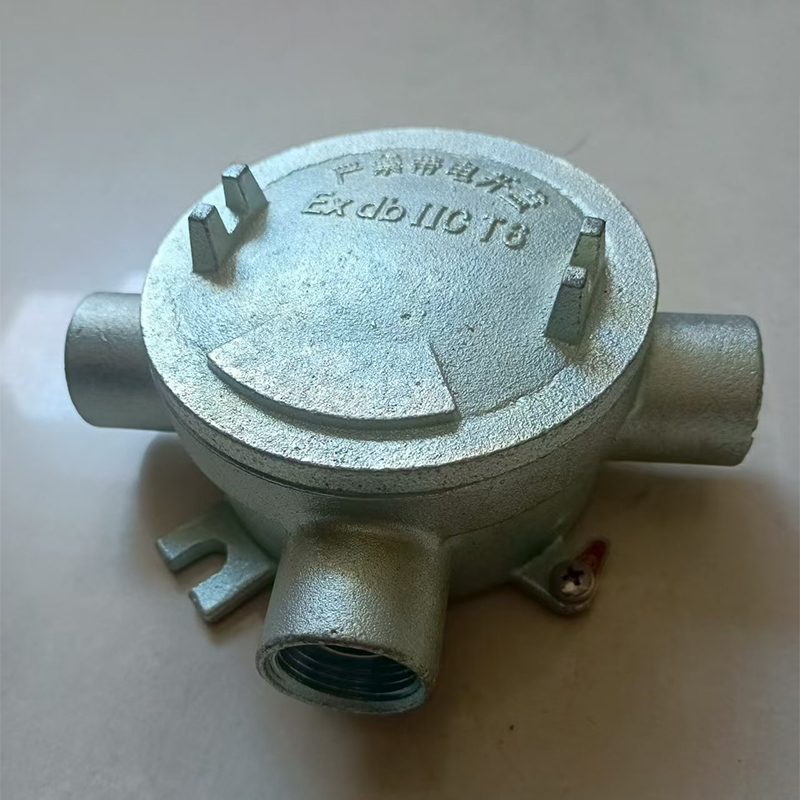 Взрывозащищенная соединительная коробка (8)